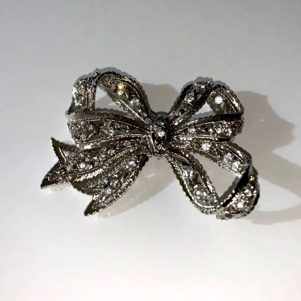Nolan Miller Rhinestone Ribbon Bow Pin Brooch QVC Shining Spirit